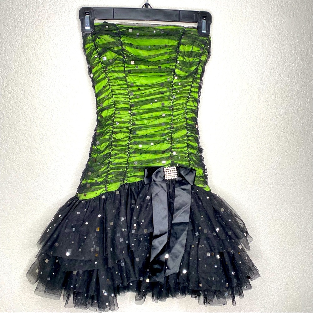 Blondie Nites Homecoming or Prom Dress 👗multi-way
